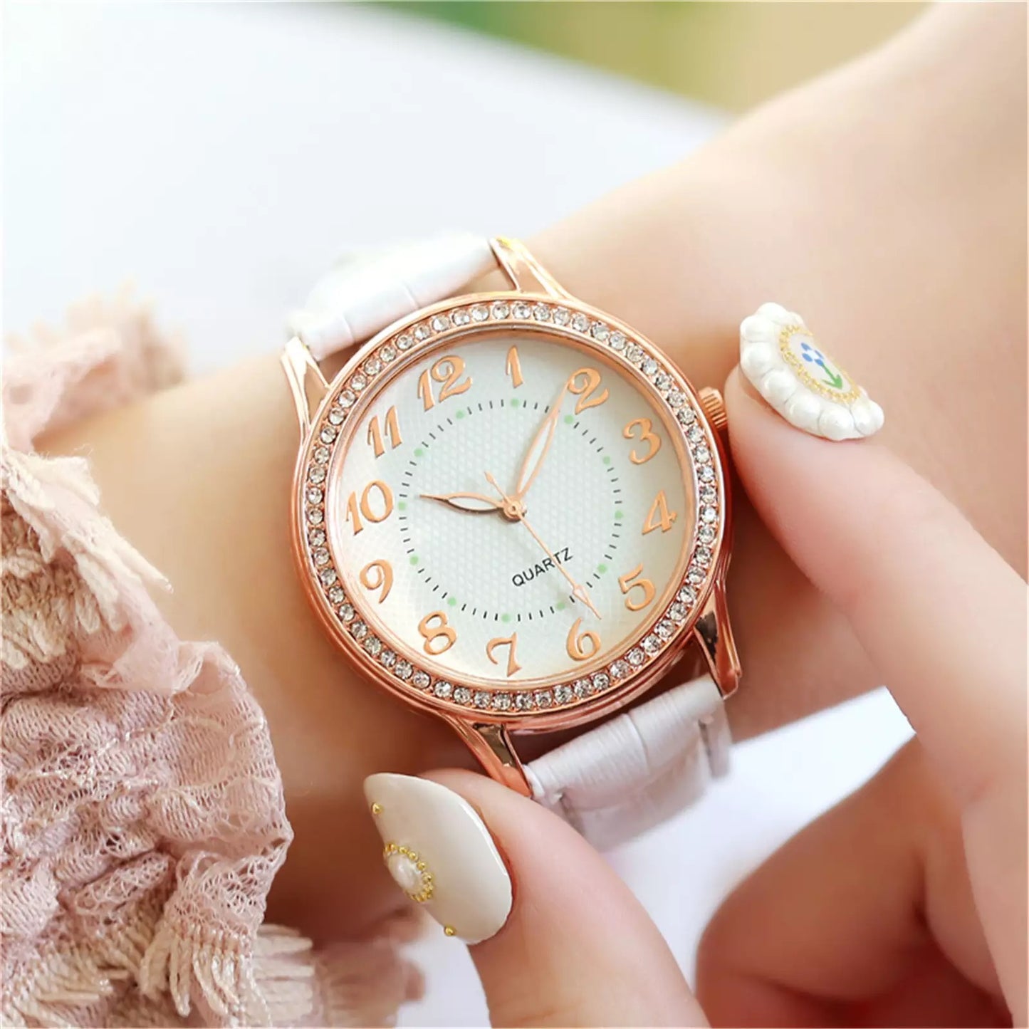 Crystal Leather Band Quartz Stainless Steel Watch for Women